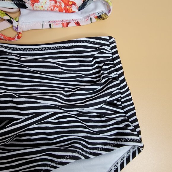 CUPSHE Women’s Bikini Swimsuit Floral Print Halter Lace Up Two Piece size S NWT - Picture 6 of 13